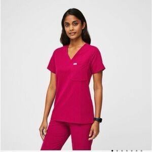 Figs hot pink scrub set - M